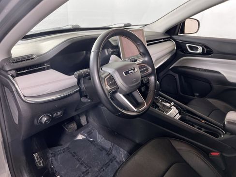 Used 2022 Jeep Compass Limited w/ Elite Group AWD/4WD image 9