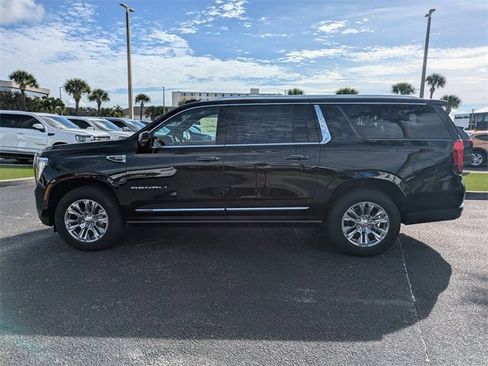 New 2025 GMC Yukon XL Denali w/ Sun & Power Step Package image 7