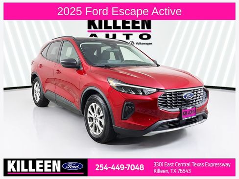 Used 2025 Ford Escape Active w/ Tech Pack #1 FWD image 1