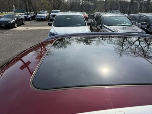 Used 2017 Maserati Levante S image 9