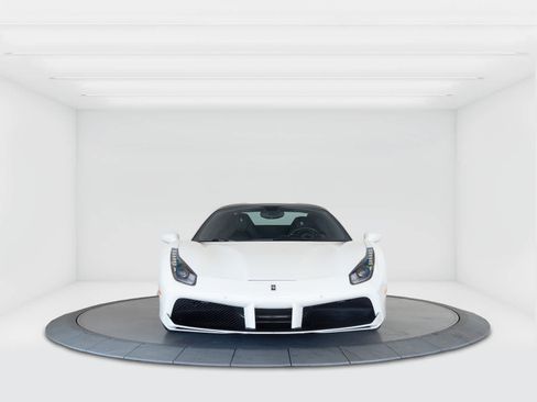 Certified 2018 Ferrari 488 Spider RWD image 8
