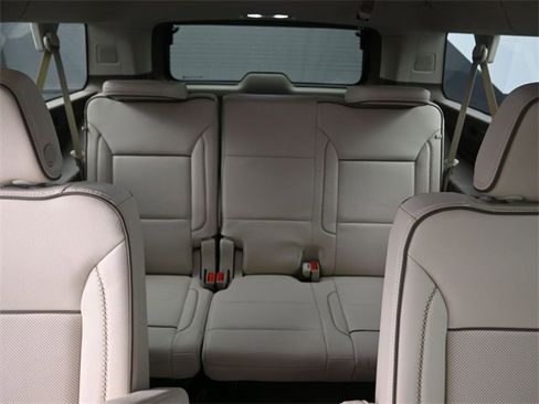 Used 2023 GMC Yukon XL Denali image 12