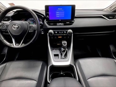 Used 2023 Toyota RAV4 XLE Premium image 15