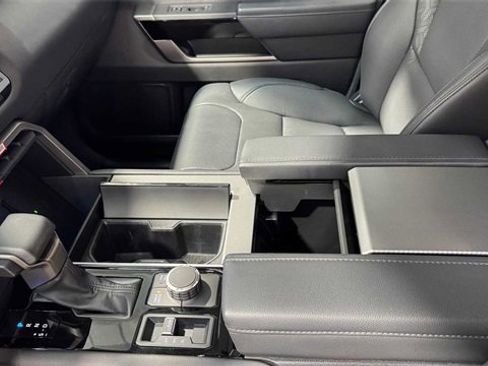 Used 2024 Toyota Sequoia Limited image 34