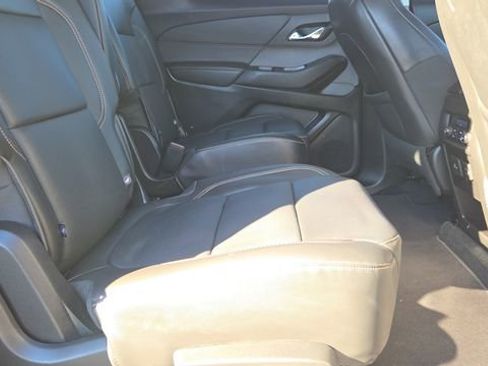 Used 2021 Chevrolet Traverse Premier image 19