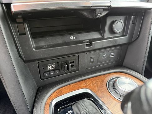 Used 2022 Nissan Armada SL AWD/4WD image 21