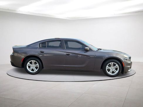 Used 2020 Dodge Charger SXT RWD image 8