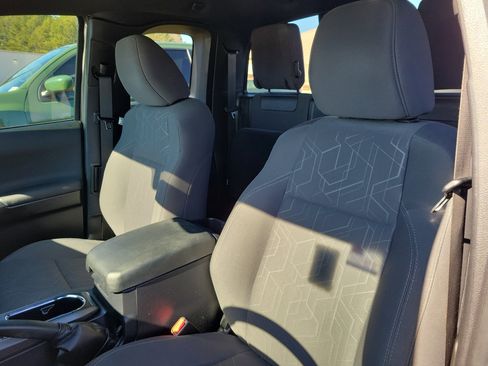 Used 2017 Toyota Tacoma TRD Off-Road w/ Tow Package image 12