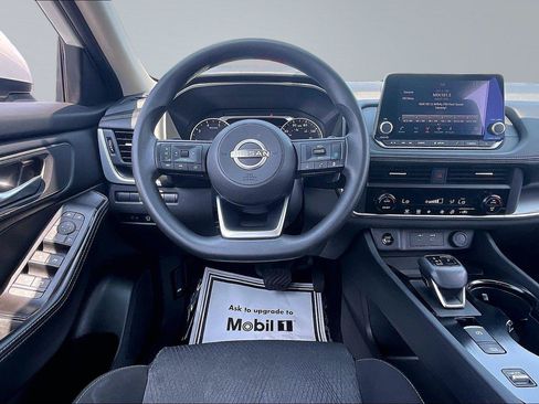 Certified 2024 Nissan Rogue SV FWD image 6