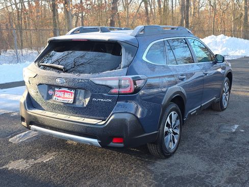 Used 2025 Subaru Outback Limited image 16