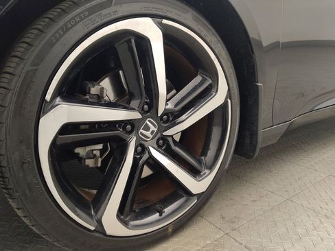 Used 2018 Honda Accord Sport image 31