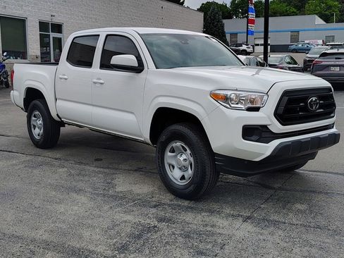 Used 2023 Toyota Tacoma SR AWD/4WD image 5