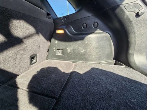 Used 2018 Jeep Cherokee Latitude w/ Altitude Package image 22