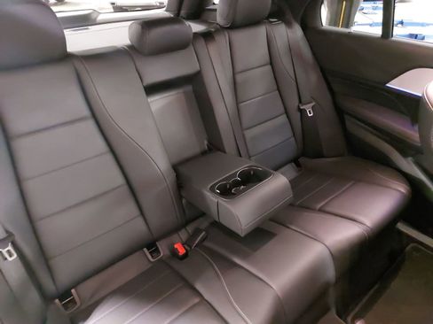 Used 2024 Mercedes-Benz GLE 450e 4MATIC image 11