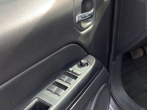 Used 2017 Jeep Patriot Latitude image 12