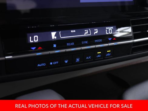 Used 2023 Toyota Sienna LE image 6