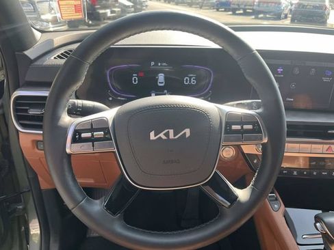 Used 2025 Kia Telluride AWD image 23