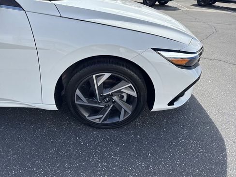 Used 2025 Hyundai Elantra SEL image 20