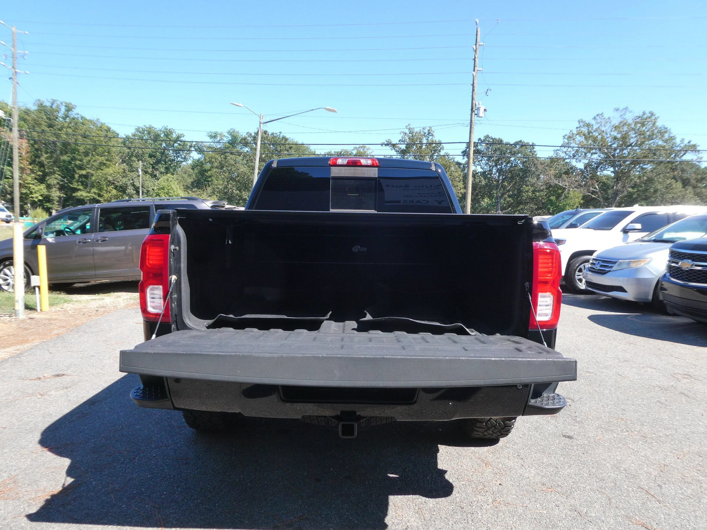 Used 2016 Chevrolet Silverado 1500 LTZ Z71 w/ LTZ Plus Package AWD/4WD image 7
