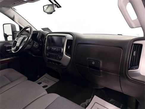 Used 2018 GMC Sierra 2500 SLE image 25