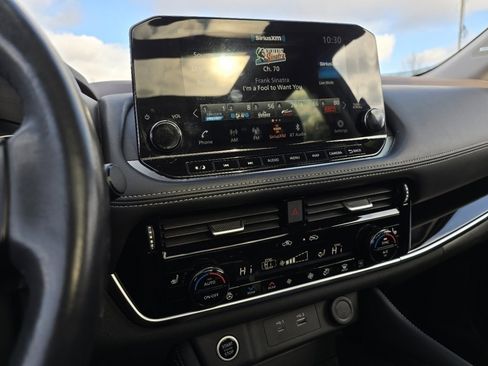 Used 2023 Nissan Rogue SL w/ SL Premium Package image 26