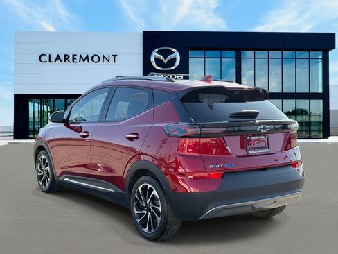 Used 2022 Chevrolet Bolt EUV Premier w/ Sun & Sound Package image 6