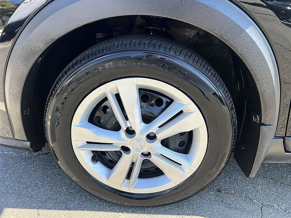 Certified 2025 Nissan Kicks Play S FWD image 9