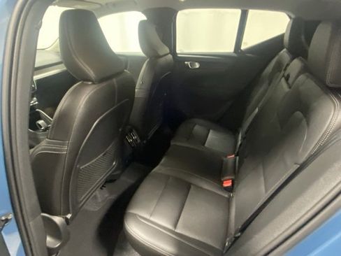 Certified 2025 Volvo XC40 B5 Core image 13