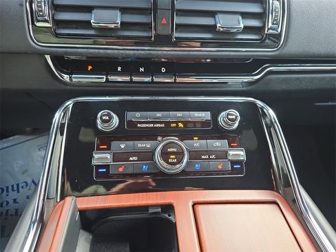 Used 2023 Lincoln Navigator Reserve image 29