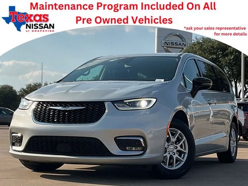 Used 2024 Chrysler Pacifica Touring-L FWD image 1