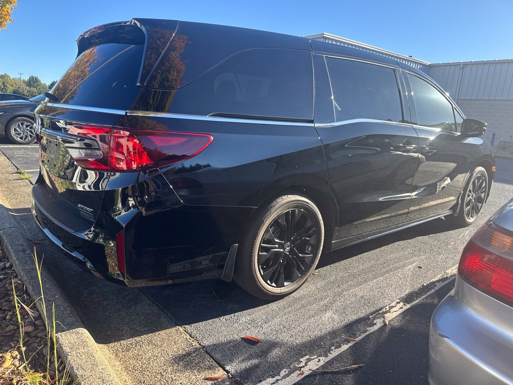 Used 2025 Honda Odyssey Sport-L image 3