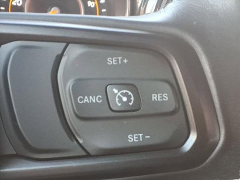 Used 2022 Jeep Gladiator Sport image 30