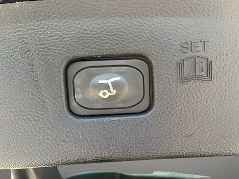Used 2024 Ford Edge Titanium AWD/4WD image 10