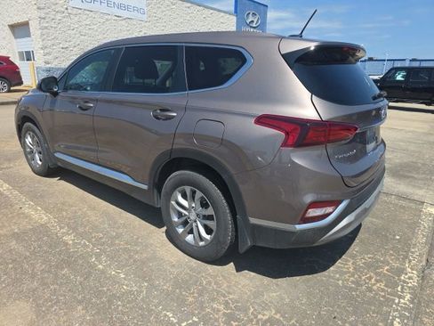Used 2020 Hyundai Santa Fe SE FWD image 2