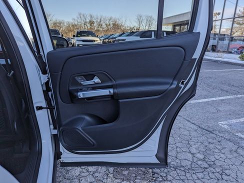 Used 2023 Mercedes-Benz GLB 250 4MATIC image 38