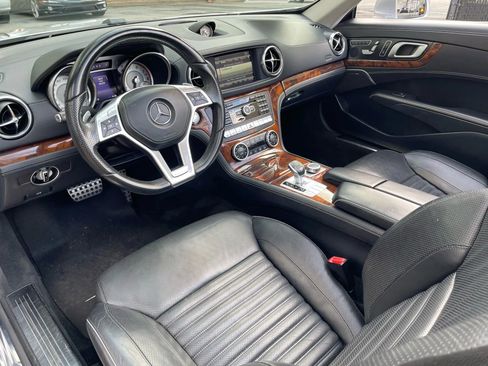 Used 2016 Mercedes-Benz SL 550 w/ Driver Assistance Package image 19