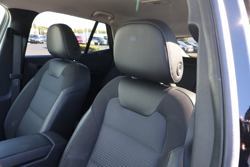 Used 2025 Chevrolet Trax LT FWD image 10