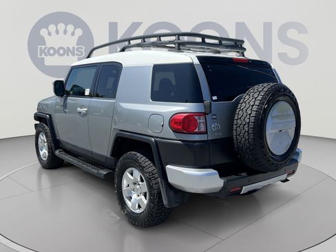 Used 2010 Toyota FJ Cruiser 4WD w/ Upgrade Pkg 2 image 4