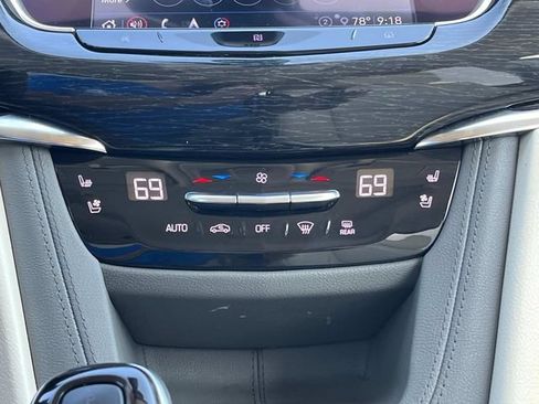 Used 2020 Cadillac XT6 Premium Luxury FWD image 43