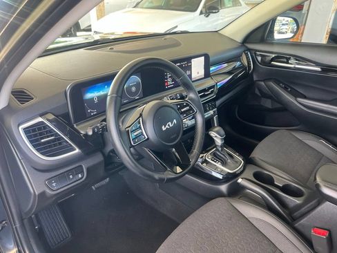 Used 2024 Kia Seltos S FWD image 6