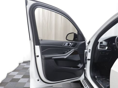 Used 2023 BMW X5 xDrive45e AWD/4WD image 4