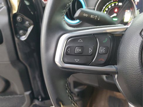 Used 2023 Jeep Wrangler Sahara image 27