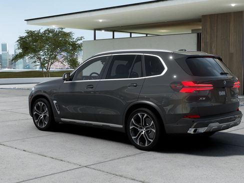 Used 2026 BMW X5 xDrive50e AWD/4WD image 2