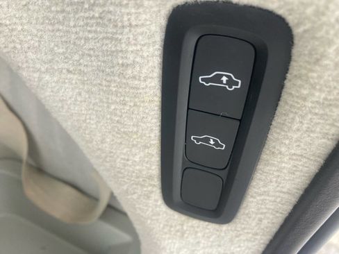 Used 2016 Volvo XC90 T8 Inscription w/ Vision Package image 17