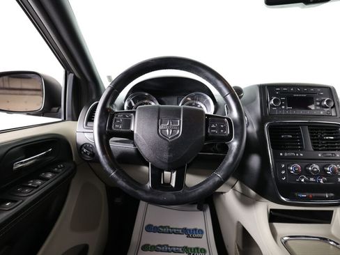 Used 2017 Dodge Grand Caravan SXT FWD image 27