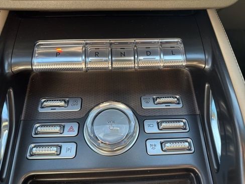 Used 2024 Lincoln Nautilus Premier image 10