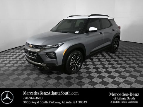 Used 2023 Chevrolet TrailBlazer ACTIV w/ Sun and Liftgate Package image 1