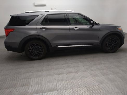 Used 2021 Ford Explorer Limited w/ Equipment Group 301A RWD image 10
