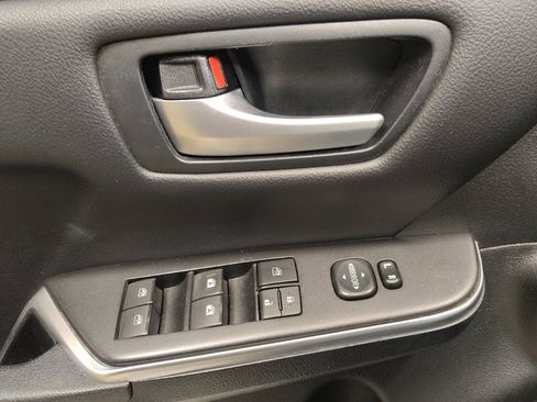 Used 2017 Toyota Camry SE image 27