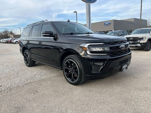 Used 2024 Ford Expedition Limited image 2